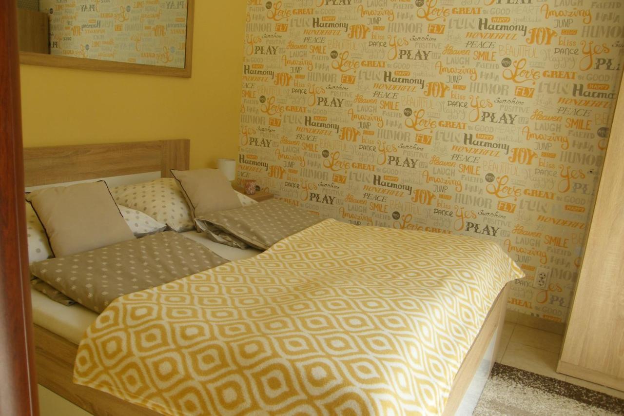Happy Apartman Hajduszoboszlo Exterior photo
