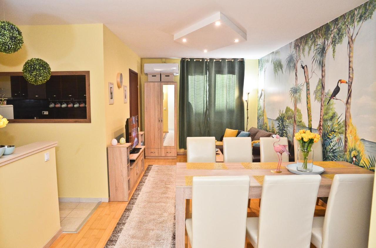 Happy Apartman Hajduszoboszlo Exterior photo